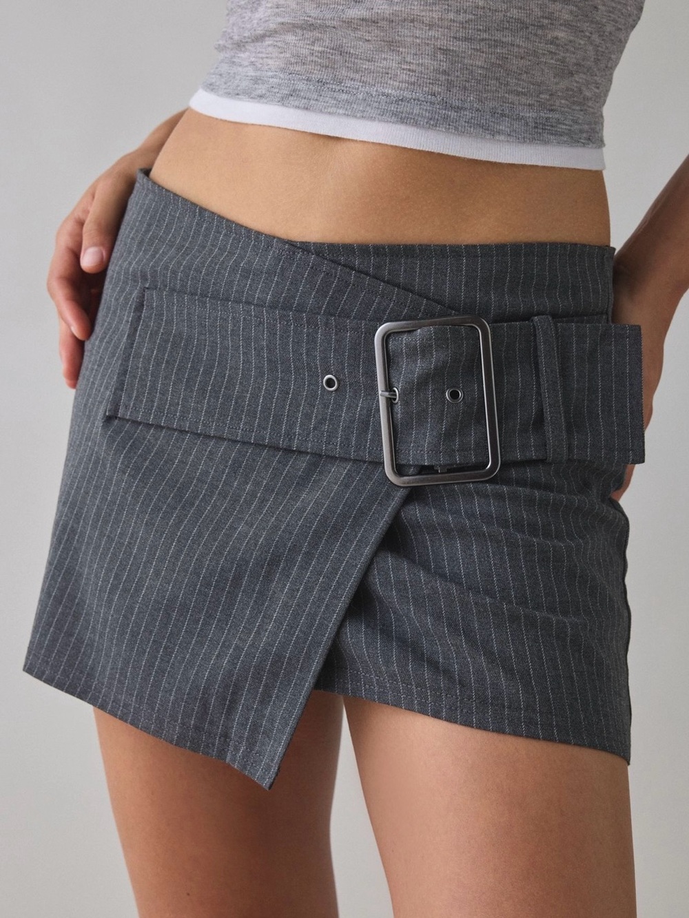 Urban Outfitters Grey Pinstripe Belted Mini Skirt NWOT Y2K Office Core S